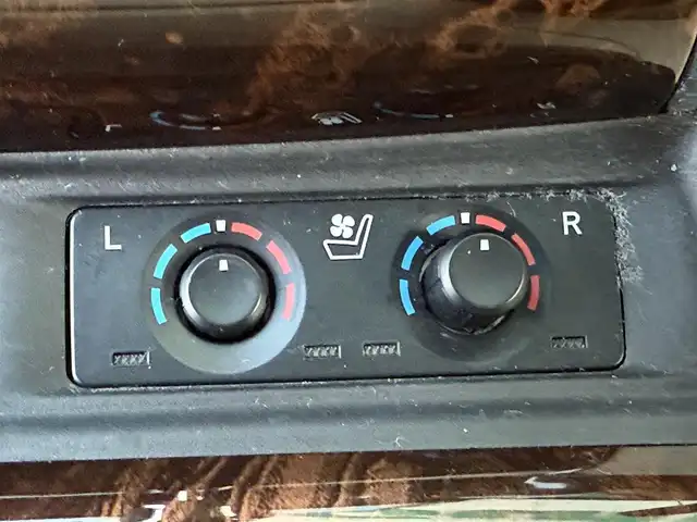 トヨタ アルファード G 東京都 2019(令1)年 4.6万km ブラック ワンオーナー /トヨタセーフティセンス/・プリクラッシュセーフティ/・レーントレーシングアシスト/・レーダークルーズコントロール/・オートマチックハイビーム/・ロードサインアシスト/・インテリジェントクリアランスソナー/純正ナビ /・FM/AM/CD/DVD/・フルセグTV/Bluetooth/バックカメラ /後席リアモニター /4WD /ETC2.0 /両側パワースライドドア /レザーシート /D/Nパワーシート /シートヒーター/クーラー /純正17インチアルミホイール/スペアタイヤ有/エンジンスタートボタン/スマートキー/スペアキー有/オートライト/オートエアコン/保証書/取扱説明書