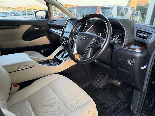 トヨタ アルファード G 秋田県 2019(令1)年 4.6万km ブラック ワンオーナー /トヨタセーフティセンス/・プリクラッシュセーフティ/・レーントレーシングアシスト/・レーダークルーズコントロール/・オートマチックハイビーム/・ロードサインアシスト/・インテリジェントクリアランスソナー/純正ナビ /・FM/AM/CD/DVD/・フルセグTV/Bluetooth/バックカメラ /後席リアモニター /4WD /ETC2.0 /両側パワースライドドア /レザーシート /D/Nパワーシート /シートヒーター/クーラー /純正17インチアルミホイール/スペアタイヤ有/エンジンスタートボタン/スマートキー/スペアキー有/オートライト/オートエアコン/保証書/取扱説明書