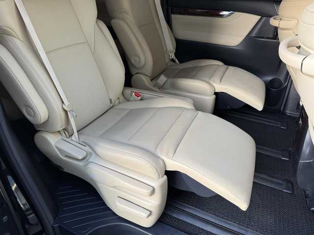 トヨタ アルファード G 秋田県 2019(令1)年 4.6万km ブラック ワンオーナー /トヨタセーフティセンス/・プリクラッシュセーフティ/・レーントレーシングアシスト/・レーダークルーズコントロール/・オートマチックハイビーム/・ロードサインアシスト/・インテリジェントクリアランスソナー/純正ナビ /・FM/AM/CD/DVD/・フルセグTV/Bluetooth/バックカメラ /後席リアモニター /4WD /ETC2.0 /両側パワースライドドア /レザーシート /D/Nパワーシート /シートヒーター/クーラー /純正17インチアルミホイール/スペアタイヤ有/エンジンスタートボタン/スマートキー/スペアキー有/オートライト/オートエアコン/保証書/取扱説明書