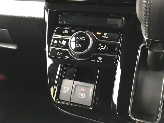 ダイハツ タント カスタム RS 鳥取県 2023(令5)年 4.8万km ブラックマイカメタリック/シャイニングホワイトパール ターボ・ツートンカラー/純正9インチDPオーディオ/フルセグ/BT/USB/パノラマモニター/ドライブレコーダー・ETC/スマートアシスト/レーンキープアシスト/クリアランスソナー/両側パワースライドドア/ハーフレザーシート/前席シートヒーター/LEDヘットライト/フォグライト/純正15インチアルミ（規格外）/プッシュエンジンスタート/アイドリングストップ/スぺアキー