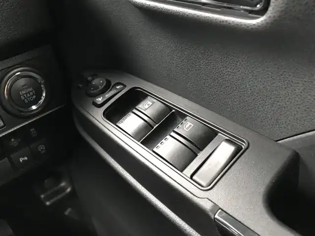 ダイハツ タント カスタム RS 鳥取県 2023(令5)年 4.8万km ブラックマイカメタリック/シャイニングホワイトパール ターボ・ツートンカラー/純正9インチDPオーディオ/フルセグ/BT/USB/パノラマモニター/ドライブレコーダー・ETC/スマートアシスト/レーンキープアシスト/クリアランスソナー/両側パワースライドドア/ハーフレザーシート/前席シートヒーター/LEDヘットライト/フォグライト/純正15インチアルミ（規格外）/プッシュエンジンスタート/アイドリングストップ/スぺアキー