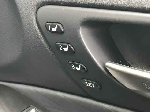 レクサス ＩＳ 300h バージョンL 富山県 2021(令3)年 6.4万km シルバー 純正ナビ/フルセグTV/Bluetooth/全周囲カメラ/プリクラッシュセーフティ/クリアランスソナー/レーンキープアシスト/ブラインドスポットモニター/レーダークルーズコントロール/レザーシート/メモリー付パワーシート/シートヒーター/エアシート/プッシュスタート/スマートキー/三眼LEDヘッドライト/ETC2.0