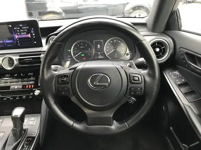 レクサス ＩＳ 300h バージョンL 富山県 2021(令3)年 6.4万km シルバー 純正ナビ/フルセグTV/Bluetooth/全周囲カメラ/プリクラッシュセーフティ/クリアランスソナー/レーンキープアシスト/ブラインドスポットモニター/レーダークルーズコントロール/レザーシート/メモリー付パワーシート/シートヒーター/エアシート/プッシュスタート/スマートキー/三眼LEDヘッドライト/ETC2.0