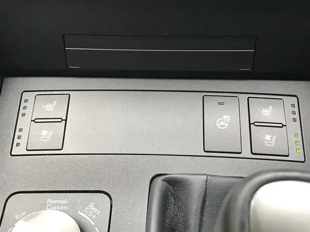 レクサス ＩＳ 300h バージョンL 富山県 2021(令3)年 6.4万km シルバー 純正ナビ/フルセグTV/Bluetooth/全周囲カメラ/プリクラッシュセーフティ/クリアランスソナー/レーンキープアシスト/ブラインドスポットモニター/レーダークルーズコントロール/レザーシート/メモリー付パワーシート/シートヒーター/エアシート/プッシュスタート/スマートキー/三眼LEDヘッドライト/ETC2.0