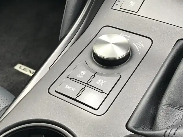 レクサス ＩＳ 300h バージョンL 富山県 2021(令3)年 6.4万km シルバー 純正ナビ/フルセグTV/Bluetooth/全周囲カメラ/プリクラッシュセーフティ/クリアランスソナー/レーンキープアシスト/ブラインドスポットモニター/レーダークルーズコントロール/レザーシート/メモリー付パワーシート/シートヒーター/エアシート/プッシュスタート/スマートキー/三眼LEDヘッドライト/ETC2.0