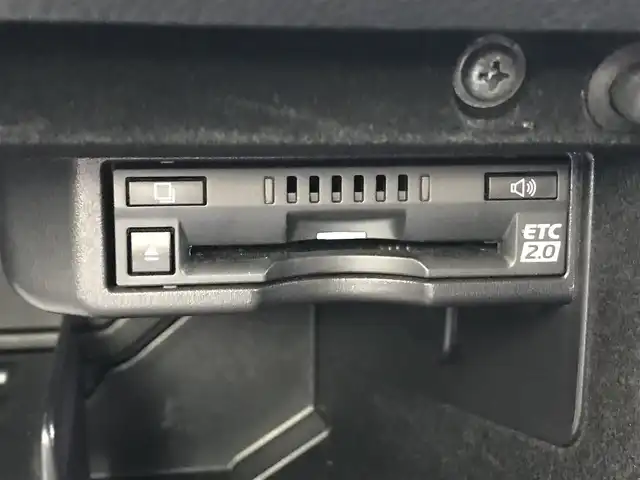 レクサス ＩＳ 300h バージョンL 富山県 2021(令3)年 6.4万km シルバー 純正ナビ/フルセグTV/Bluetooth/全周囲カメラ/プリクラッシュセーフティ/クリアランスソナー/レーンキープアシスト/ブラインドスポットモニター/レーダークルーズコントロール/レザーシート/メモリー付パワーシート/シートヒーター/エアシート/プッシュスタート/スマートキー/三眼LEDヘッドライト/ETC2.0