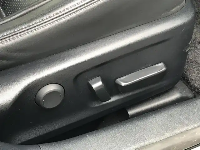 レクサス ＩＳ 300h バージョンL 富山県 2021(令3)年 6.4万km シルバー 純正ナビ/フルセグTV/Bluetooth/全周囲カメラ/プリクラッシュセーフティ/クリアランスソナー/レーンキープアシスト/ブラインドスポットモニター/レーダークルーズコントロール/レザーシート/メモリー付パワーシート/シートヒーター/エアシート/プッシュスタート/スマートキー/三眼LEDヘッドライト/ETC2.0