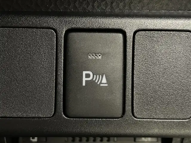 トヨタ ルーミー カスタムG 福島県 2023(令5)年 2.6万km パールホワイトⅢ トヨタセーフティセンス/・オートマチックハイビーム/・標識認識機能/・衝突回避ブレーキ/・車線逸脱防止機能/・衝突被害軽減システム/・盗難防止装置/・前後コーナーセンサー/純正7インチメモリーナビ/・型番；NMZK-W73D/・フルセグ/TV/BT/USB/CD/DVD/iPod/AM/FM/全方位カメラ/両側パワースライドドア/レーダークルーズコントロール/LEDオートライト/・フォグランプ/シートヒーター/純正アルミホイール付きサマータイヤ/PWRモード/アイドリングストップ/電子パーキング/・オートブレーキホールド/電動格納ミラー/・ウィンカーミラー/ETC/ドアバイザー/純正フロアマット/社外センターコンソール/コンフォートパッケージ/プッシュスタート/・スマートキー/・スペアキー