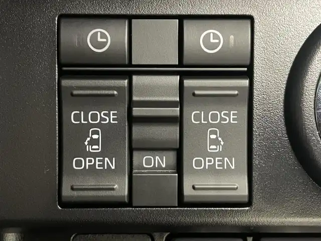 トヨタ ルーミー カスタムG 福島県 2023(令5)年 2.6万km パールホワイトⅢ トヨタセーフティセンス/・オートマチックハイビーム/・標識認識機能/・衝突回避ブレーキ/・車線逸脱防止機能/・衝突被害軽減システム/・盗難防止装置/・前後コーナーセンサー/純正7インチメモリーナビ/・型番；NMZK-W73D/・フルセグ/TV/BT/USB/CD/DVD/iPod/AM/FM/全方位カメラ/両側パワースライドドア/レーダークルーズコントロール/LEDオートライト/・フォグランプ/シートヒーター/純正アルミホイール付きサマータイヤ/PWRモード/アイドリングストップ/電子パーキング/・オートブレーキホールド/電動格納ミラー/・ウィンカーミラー/ETC/ドアバイザー/純正フロアマット/社外センターコンソール/コンフォートパッケージ/プッシュスタート/・スマートキー/・スペアキー