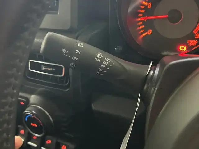 スズキ ジムニー XC 神奈川県 2022(令4)年 1.6万km 茶 ４WD/SDナビゲーション【CN-HE01WD】/バックカメラ/ETC/セーフティサポート/クルーズコントロール/シートヒーター前席/ドライブレコーダー前後/スマートキー/スペアキー/プッシュスタート/フロアマット/純正16インチアルミホイール/背面タイヤ/LEDヘッドライト/オートライト/ハイビームアシスト/フォグランプ/ヘッドライトウォッシャー/衝突軽減システム/誤発進抑制機能/車線逸脱警報/ふらつき警報機能/標識認識機能/ダウンヒルアシストコントロール