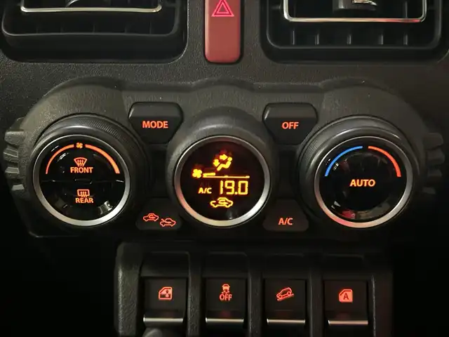 スズキ ジムニー XC 神奈川県 2022(令4)年 1.6万km 茶 ４WD/SDナビゲーション【CN-HE01WD】/バックカメラ/ETC/セーフティサポート/クルーズコントロール/シートヒーター前席/ドライブレコーダー前後/スマートキー/スペアキー/プッシュスタート/フロアマット/純正16インチアルミホイール/背面タイヤ/LEDヘッドライト/オートライト/ハイビームアシスト/フォグランプ/ヘッドライトウォッシャー/衝突軽減システム/誤発進抑制機能/車線逸脱警報/ふらつき警報機能/標識認識機能/ダウンヒルアシストコントロール