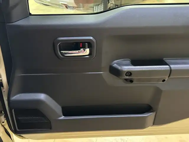 スズキ ジムニー XC 神奈川県 2022(令4)年 1.6万km 茶 ４WD/SDナビゲーション【CN-HE01WD】/バックカメラ/ETC/セーフティサポート/クルーズコントロール/シートヒーター前席/ドライブレコーダー前後/スマートキー/スペアキー/プッシュスタート/フロアマット/純正16インチアルミホイール/背面タイヤ/LEDヘッドライト/オートライト/ハイビームアシスト/フォグランプ/ヘッドライトウォッシャー/衝突軽減システム/誤発進抑制機能/車線逸脱警報/ふらつき警報機能/標識認識機能/ダウンヒルアシストコントロール