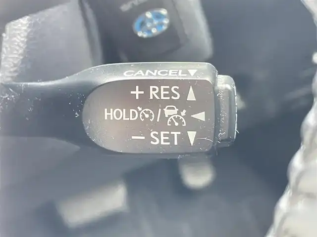 トヨタ プリウス Sセーフティプラス 山形県 2017(平29)年 7.3万km ホワイトパールクリスタルシャイン 4WD/衝突被害軽減システム/純正SDナビ/　　【CD DVD BT フルセグ MSV】/バックカメラ/レーダークルーズコントロール/LEDオートライト/純正15インチアルミホイール/アイドリングストップ/コーナーセンサー/パーキングアシスト/純正フロアマット/電動格納ウィンカーミラー/ドアバイザー/スマートキー/ETC