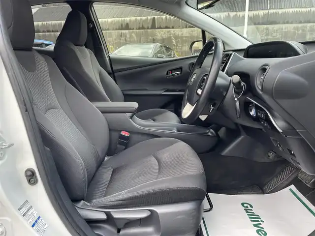 トヨタ プリウス Sセーフティプラス 山形県 2017(平29)年 7.3万km ホワイトパールクリスタルシャイン 4WD/衝突被害軽減システム/純正SDナビ/　　【CD DVD BT フルセグ MSV】/バックカメラ/レーダークルーズコントロール/LEDオートライト/純正15インチアルミホイール/アイドリングストップ/コーナーセンサー/パーキングアシスト/純正フロアマット/電動格納ウィンカーミラー/ドアバイザー/スマートキー/ETC