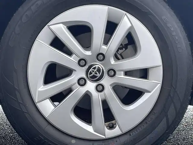 トヨタ プリウス Sセーフティプラス 山形県 2017(平29)年 7.3万km ホワイトパールクリスタルシャイン 4WD/衝突被害軽減システム/純正SDナビ/　　【CD DVD BT フルセグ MSV】/バックカメラ/レーダークルーズコントロール/LEDオートライト/純正15インチアルミホイール/アイドリングストップ/コーナーセンサー/パーキングアシスト/純正フロアマット/電動格納ウィンカーミラー/ドアバイザー/スマートキー/ETC