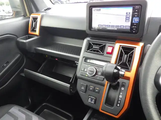 ダイハツ タフト G 千葉県 2022(令4)年 2.3万km サンドベージュメタリック スマートアシストIII/エコアイドル/純正メモリーナビ/地デジTV/【DVD/CD再生機能　Bluetooth接続】/パノラマモニター/ドライブレコーダー/革巻きステアリング/ETC/LEDヘッドライト/フォグライト/コーナーセンサー/純正15インチアルミホイル/サイド/カーテンエアバッグ/キーフリーシステム