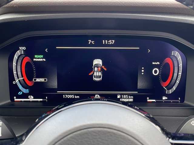 日産 エクストレイル X e－4ORCE 青森県 2023(令5)年 1.7万km ゴールド ・ワンオーナー/・プロパイロット/・レーダークルーズコントロール/・レーンキープアシスト/・プロパイロットパーキング/・ディスプレイオーディオ/・バックカメラ/・Bluetooth/HDMI/・ETC/・電子式パーキングブレーキ/・パワーバックドア/・純正エンジンスターター/・スマートキー/・スペアキー有/・シートヒーター/・純正夏タイヤAW付積込/・保証書・取説あり/・カラーコード【XEW】/・シェルブロンド/スーパーブラック