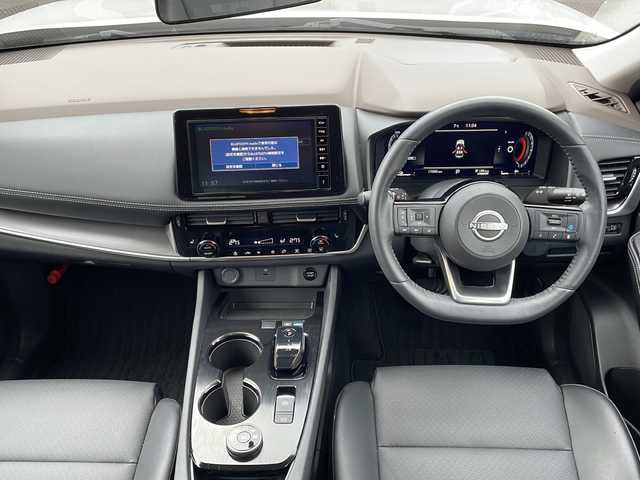 日産 エクストレイル X e－4ORCE 青森県 2023(令5)年 1.7万km ゴールド ・ワンオーナー/・プロパイロット/・レーダークルーズコントロール/・レーンキープアシスト/・プロパイロットパーキング/・ディスプレイオーディオ/・バックカメラ/・Bluetooth/HDMI/・ETC/・電子式パーキングブレーキ/・パワーバックドア/・純正エンジンスターター/・スマートキー/・スペアキー有/・シートヒーター/・純正夏タイヤAW付積込/・保証書・取説あり/・カラーコード【XEW】/・シェルブロンド/スーパーブラック