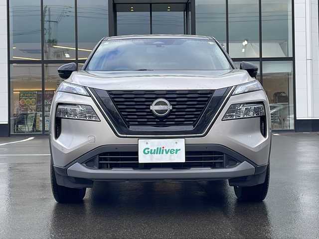 日産 エクストレイル X e－4ORCE 青森県 2023(令5)年 1.7万km ゴールド ・ワンオーナー/・プロパイロット/・レーダークルーズコントロール/・レーンキープアシスト/・プロパイロットパーキング/・ディスプレイオーディオ/・バックカメラ/・Bluetooth/HDMI/・ETC/・電子式パーキングブレーキ/・パワーバックドア/・純正エンジンスターター/・スマートキー/・スペアキー有/・シートヒーター/・純正夏タイヤAW付積込/・保証書・取説あり/・カラーコード【XEW】/・シェルブロンド/スーパーブラック