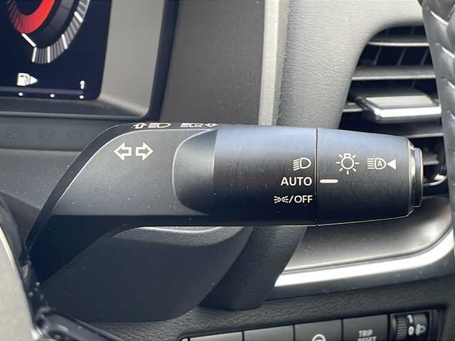 日産 エクストレイル X e－4ORCE 青森県 2023(令5)年 1.7万km ゴールド ・ワンオーナー/・プロパイロット/・レーダークルーズコントロール/・レーンキープアシスト/・プロパイロットパーキング/・ディスプレイオーディオ/・バックカメラ/・Bluetooth/HDMI/・ETC/・電子式パーキングブレーキ/・パワーバックドア/・純正エンジンスターター/・スマートキー/・スペアキー有/・シートヒーター/・純正夏タイヤAW付積込/・保証書・取説あり/・カラーコード【XEW】/・シェルブロンド/スーパーブラック