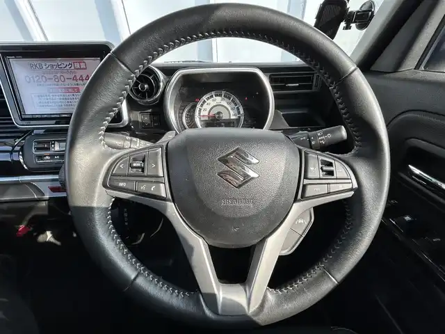 スズキ スペーシア カスタム HYBRID XS ターボ 福岡県 2022(令4)年 2.5万km ピュアホワイトP Panasonic8インチナビ/（CD/DVD/TV/AM/FM/Bluetooth）/全方位カメラ/バックカメラ/両側パワースライドドア/ヘッドアップディスプレイ/サーキュレーター/シートヒーターD席/ETC/後席サンシェード/レーダークルーズコントロール/純正15インチアルミホイール/パドルシフト/後席テーブル/クリアランスソナー/プリクラッシュ/レーンキープアリスト/横滑り防止装置/アイドリングストップ/LEDヘッドライト/ISOFIX/ドアバイザー/ステアリングスイッチ/電格ミラー/フォグランプ/スマートキー/スペアキー