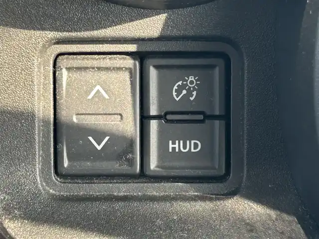 スズキ スペーシア カスタム HYBRID XS ターボ 福岡県 2022(令4)年 2.5万km ピュアホワイトP Panasonic8インチナビ/（CD/DVD/TV/AM/FM/Bluetooth）/全方位カメラ/バックカメラ/両側パワースライドドア/ヘッドアップディスプレイ/サーキュレーター/シートヒーターD席/ETC/後席サンシェード/レーダークルーズコントロール/純正15インチアルミホイール/パドルシフト/後席テーブル/クリアランスソナー/プリクラッシュ/レーンキープアリスト/横滑り防止装置/アイドリングストップ/LEDヘッドライト/ISOFIX/ドアバイザー/ステアリングスイッチ/電格ミラー/フォグランプ/スマートキー/スペアキー