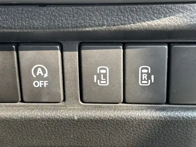 スズキ スペーシア カスタム HYBRID XS ターボ 福岡県 2022(令4)年 2.5万km ピュアホワイトP Panasonic8インチナビ/（CD/DVD/TV/AM/FM/Bluetooth）/全方位カメラ/バックカメラ/両側パワースライドドア/ヘッドアップディスプレイ/サーキュレーター/シートヒーターD席/ETC/後席サンシェード/レーダークルーズコントロール/純正15インチアルミホイール/パドルシフト/後席テーブル/クリアランスソナー/プリクラッシュ/レーンキープアリスト/横滑り防止装置/アイドリングストップ/LEDヘッドライト/ISOFIX/ドアバイザー/ステアリングスイッチ/電格ミラー/フォグランプ/スマートキー/スペアキー