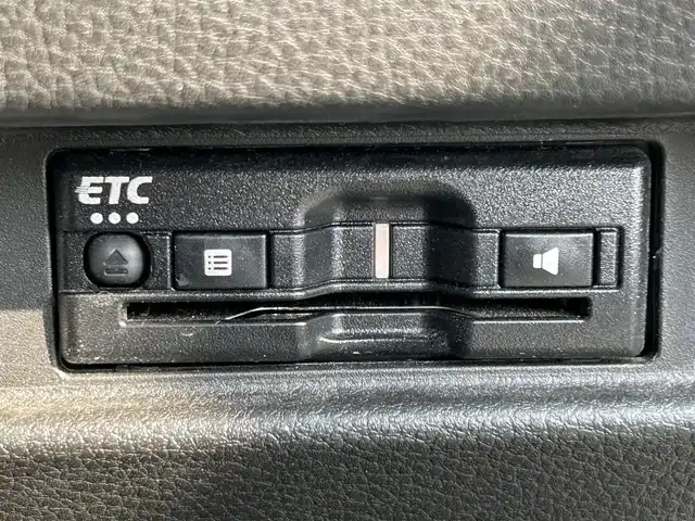 スズキ スペーシア カスタム HYBRID XS ターボ 福岡県 2022(令4)年 2.5万km ピュアホワイトP Panasonic8インチナビ/（CD/DVD/TV/AM/FM/Bluetooth）/全方位カメラ/バックカメラ/両側パワースライドドア/ヘッドアップディスプレイ/サーキュレーター/シートヒーターD席/ETC/後席サンシェード/レーダークルーズコントロール/純正15インチアルミホイール/パドルシフト/後席テーブル/クリアランスソナー/プリクラッシュ/レーンキープアリスト/横滑り防止装置/アイドリングストップ/LEDヘッドライト/ISOFIX/ドアバイザー/ステアリングスイッチ/電格ミラー/フォグランプ/スマートキー/スペアキー