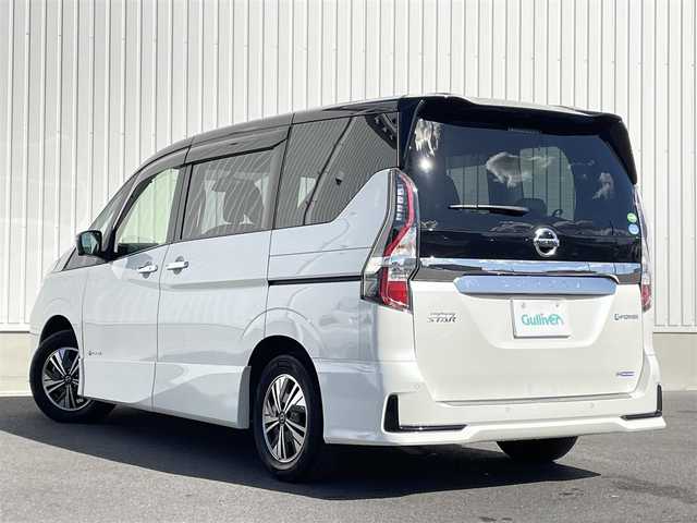 日産 セレナ e－パワー ハイウェイスター V 群馬県 2020(令2)年 5.9万km ブリリアントホワイトパール 2トーン 純正9インチSDナビ/（CD/DVD/SD/Bluetooth/HDMI）/アラウンドビューモニター/純正フリップダウンモニター/プロパイロット/全方位運転支援システム/・インテリジェントエマージェンシーブレーキ/・標識検知機能/・踏み間違い衝突防止アシスト/・車線逸脱防止支援システム/・車線逸脱警報/・後側方衝突防止支援システム/・後側方車両検知警報/・後退時車両検知警報/両側ハンズフリーパワースライドドア/防水シート/ステアリングリモコン/ステアリングヒーター/ETC/LEDヘッドランプ/パーソナルテーブル（2列目/3列目）/USB電源ソケット（2列目/3列目）/2列目超ロングスライド/横スライドシート/スライド機能付スマートアップ3列目シート/純正フロアマット/純正ドアバイザー