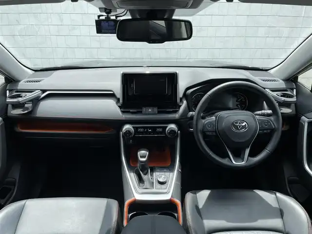 トヨタ ＲＡＶ４ アドベンチャー 愛知県 2021(令3)年 3.1万km アティチュードブラックマイカ ・純正ディスプレイオーディオ（ナビなし）/・バックカメラ/・CD/DVD再生/・ETC/・Bluetooth/USB接続/・MTモード付きAT/・アダプティブクルーズコントロール/・パワーシート（D/N）/・社外製フロアマット/・オールテレーンタイヤ/・MONZA HI-BKOCK REGULES 16インチアルミホイール/・LEDヘッドライト/・オートマチックハイビーム/・コーナーセンサー/・横滑り防止装置/・衝突軽減ブレーキ/・レーンキープアシスト/・電動パーキングブレーキ/・ブレーキホールド/・ルーフレール/・ドライブレコーダー（前後）/・充電用USBポート（4個）/・ダウンヒルコントロールアシスト