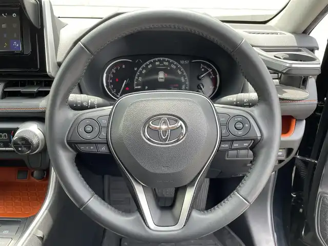 トヨタ ＲＡＶ４ アドベンチャー 愛知県 2021(令3)年 3.1万km アティチュードブラックマイカ ・純正ディスプレイオーディオ（ナビなし）/・バックカメラ/・CD/DVD再生/・ETC/・Bluetooth/USB接続/・MTモード付きAT/・アダプティブクルーズコントロール/・パワーシート（D/N）/・社外製フロアマット/・オールテレーンタイヤ/・MONZA HI-BKOCK REGULES 16インチアルミホイール/・LEDヘッドライト/・オートマチックハイビーム/・コーナーセンサー/・横滑り防止装置/・衝突軽減ブレーキ/・レーンキープアシスト/・電動パーキングブレーキ/・ブレーキホールド/・ルーフレール/・ドライブレコーダー（前後）/・充電用USBポート（4個）/・ダウンヒルコントロールアシスト
