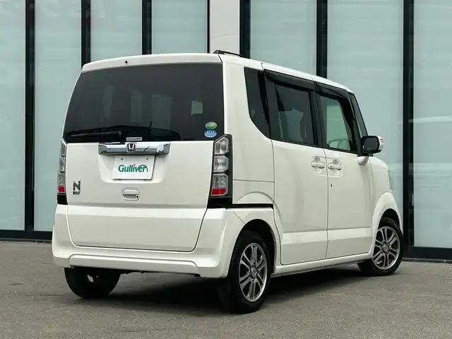 ホンダ Ｎ ＢＯＸ SSパッケージ 大阪府 2015(平27)年 5.6万km プレミアムホワイトパール 純正ナビ/   TV/CD/DVD/Bluetooth/バックモニター/両側パワースライドドア/アイドリングストップ/横滑り防止装置/ステアリングスイッチ/前後ドライブレコーダー/純正フロアマット/プッシュスタート/スマートキー/ETC /禁煙車