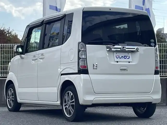 ホンダ Ｎ ＢＯＸ SSパッケージ 兵庫県 2015(平27)年 5.6万km プレミアムホワイトパール (株)IDOMが運営する【じしゃロン神戸名谷店】の自社ローン専用車両になりますこちらは現金またはオートローンご利用時の価格です。自社ローンご希望の方は別途その旨お申付け下さい。/あんしんパッケージ/・シティブレーキアクティブシステム/・前席用i-サイドエアバッグシステム〈容量変化タイプ〉/・サイドカーテンエアバッグシステム〈前席/後席対応〉）/純正メモリナビ/   TV/CD/DVD/Bluetooth/バックカメラ/両側パワースライドドア/純正14インチアルミホイール/アイドリングストップ/プッシュスタート/スマートキー/横滑り防止装置/ETC /ステアリングスイッチ/純正フロアマット