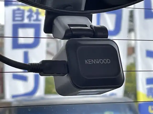 ホンダ Ｎ ＢＯＸ SSパッケージ 兵庫県 2015(平27)年 5.6万km プレミアムホワイトパール (株)IDOMが運営する【じしゃロン神戸名谷店】の自社ローン専用車両になりますこちらは現金またはオートローンご利用時の価格です。自社ローンご希望の方は別途その旨お申付け下さい。/あんしんパッケージ/・シティブレーキアクティブシステム/・前席用i-サイドエアバッグシステム〈容量変化タイプ〉/・サイドカーテンエアバッグシステム〈前席/後席対応〉）/純正メモリナビ/   TV/CD/DVD/Bluetooth/バックカメラ/両側パワースライドドア/純正14インチアルミホイール/アイドリングストップ/プッシュスタート/スマートキー/横滑り防止装置/ETC /ステアリングスイッチ/純正フロアマット