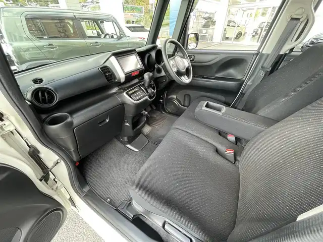 ホンダ Ｎ ＢＯＸ SSパッケージ 兵庫県 2015(平27)年 5.6万km プレミアムホワイトパール (株)IDOMが運営する【じしゃロン神戸名谷店】の自社ローン専用車両になりますこちらは現金またはオートローンご利用時の価格です。自社ローンご希望の方は別途その旨お申付け下さい。/あんしんパッケージ/・シティブレーキアクティブシステム/・前席用i-サイドエアバッグシステム〈容量変化タイプ〉/・サイドカーテンエアバッグシステム〈前席/後席対応〉）/純正メモリナビ/   TV/CD/DVD/Bluetooth/バックカメラ/両側パワースライドドア/純正14インチアルミホイール/アイドリングストップ/プッシュスタート/スマートキー/横滑り防止装置/ETC /ステアリングスイッチ/純正フロアマット