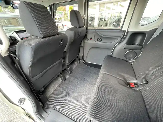 ホンダ Ｎ ＢＯＸ SSパッケージ 兵庫県 2015(平27)年 5.6万km プレミアムホワイトパール (株)IDOMが運営する【じしゃロン神戸名谷店】の自社ローン専用車両になりますこちらは現金またはオートローンご利用時の価格です。自社ローンご希望の方は別途その旨お申付け下さい。/あんしんパッケージ/・シティブレーキアクティブシステム/・前席用i-サイドエアバッグシステム〈容量変化タイプ〉/・サイドカーテンエアバッグシステム〈前席/後席対応〉）/純正メモリナビ/   TV/CD/DVD/Bluetooth/バックカメラ/両側パワースライドドア/純正14インチアルミホイール/アイドリングストップ/プッシュスタート/スマートキー/横滑り防止装置/ETC /ステアリングスイッチ/純正フロアマット