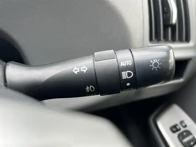 トヨタ プリウス α S ツーリングセレクション 長崎県 2013(平25)年 7万km ホワイトパールクリスタルシャイン (株)IDOMが運営する【じしゃロン長崎店】の自社ローン専用車両になりますこちらは現金またはオートローンご利用時の価格です。自社ローンご希望の方は別途その旨お申付け下さい/ナビ　/バックカメラ　/フルセグ　/Ｂｌｕｅｔｏｏｔｈ　/ＨＩＤヘッドライト　/フォグランプ　/オートライト　/プッシュスタート　/スマートキー　/ＥＴＣ