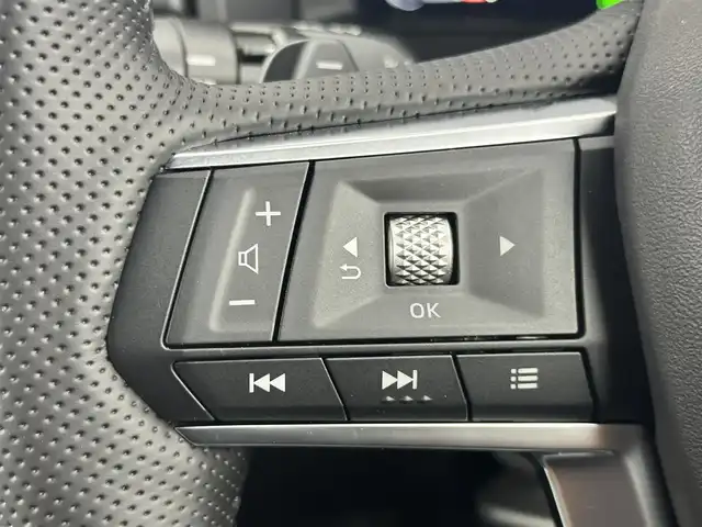 三菱 アウトランダー ＰＨＥＶ P 愛知県 2022(令4)年 1.1万km ブラックダイヤモンド サンルーフ　/全方位カメラ　/ＢＯＳＥサウンド　/置くだけ充電　/ルーフレール　/パワーバックドア　/前後シートヒーター　/レーザーシート　/ＨＵＤ　/ＢＳＭ　/ＥＴＣ２．０　/アルミホイール　/ＬＥＤライト　/ソナー