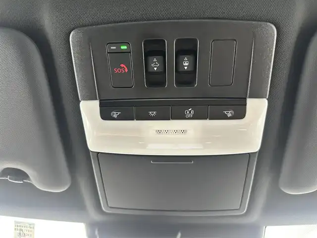 三菱 アウトランダー ＰＨＥＶ P 愛知県 2022(令4)年 1.1万km ブラックダイヤモンド サンルーフ　/全方位カメラ　/ＢＯＳＥサウンド　/置くだけ充電　/ルーフレール　/パワーバックドア　/前後シートヒーター　/レーザーシート　/ＨＵＤ　/ＢＳＭ　/ＥＴＣ２．０　/アルミホイール　/ＬＥＤライト　/ソナー