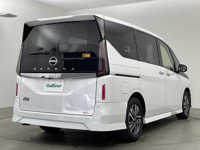 日産 セレナ ハイウェイスター V 兵庫県 2023(令5)年 3.7万km プリズムホワイト ・純正9インチナビ&TV&BT&HDMI&SD/・両側パワースライドドア/・ハンズフリースライドドア/・プロパイロット/・エマージェンシーブレーキ/・前後コーナーセンサー/・ブラインドスポットモニター/・ハーフレザーシート/・LEDオートライト/・オートマチックハイビーム/・バックカメラ/・パドルシフト/・ビルトインETC/・純正16インチAW/・社外フロアマット/・電動パーキングブレーキ/・ブレーキホールド/・アイドリングストップ/・スペアキー/・カーテンエアバック