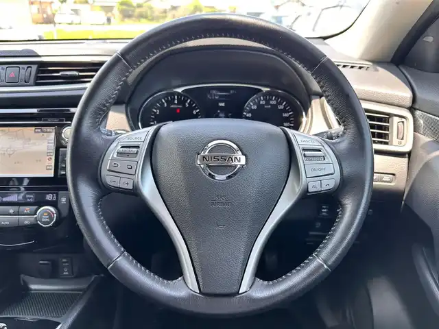 日産 エクストレイル 20X エマージェンシーブレーキ 宮城県 2015(平27)年 7.4万km ブリリアントホワイトパール コネクトナビゲーションシステム/・カーウィングス対応SDナビ/・地デジTV/・DVD/CD/・7インチワイドディスプレイ/・アラウンドビューモニター/・インテリジェントパーキングアシスト/・BSW（後側方車両検知警報）/・ふらつき警報/・クルーズコントロール/・ステアリングスイッチ/リモコンオートバックドア/LEDヘッドランプ/ハロゲンフォグランプ/＝＝＝/4WD/エマージェンシーブレーキ/コーナーセンサー/純正ナビ/フルセグTV/Bluetooth/CD/DVD/AM/FM/AUX/USB/ビルトインETC/純正17インチアルミホイール/防水シート/シートヒーター/本革巻きステアリング/ステアリングスイッチ/アイドリングストップ/スマートキー/スペアキー/電動格納ドアミラー/ドアミラーウインカー/ヒーターミラー/純正フロアマット/サイドバイザー/トノカバー/取扱説明書/保証書