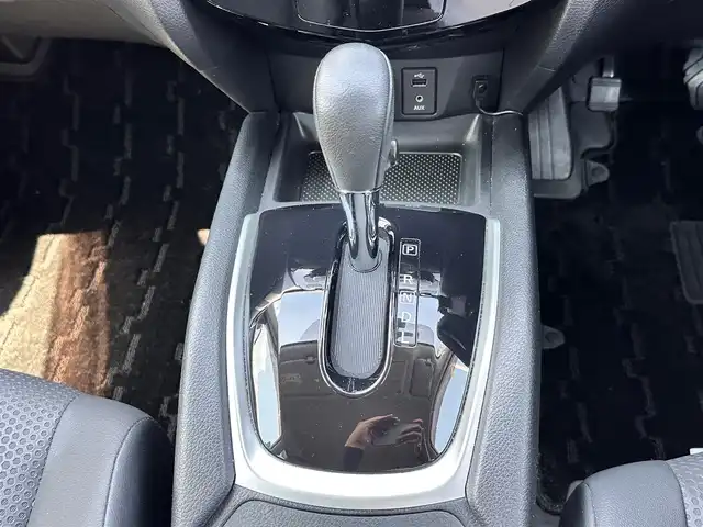 日産 エクストレイル 20X エマージェンシーブレーキ 宮城県 2015(平27)年 7.4万km ブリリアントホワイトパール コネクトナビゲーションシステム/・カーウィングス対応SDナビ/・地デジTV/・DVD/CD/・7インチワイドディスプレイ/・アラウンドビューモニター/・インテリジェントパーキングアシスト/・BSW（後側方車両検知警報）/・ふらつき警報/・クルーズコントロール/・ステアリングスイッチ/リモコンオートバックドア/LEDヘッドランプ/ハロゲンフォグランプ/＝＝＝/4WD/エマージェンシーブレーキ/コーナーセンサー/純正ナビ/フルセグTV/Bluetooth/CD/DVD/AM/FM/AUX/USB/ビルトインETC/純正17インチアルミホイール/防水シート/シートヒーター/本革巻きステアリング/ステアリングスイッチ/アイドリングストップ/スマートキー/スペアキー/電動格納ドアミラー/ドアミラーウインカー/ヒーターミラー/純正フロアマット/サイドバイザー/トノカバー/取扱説明書/保証書
