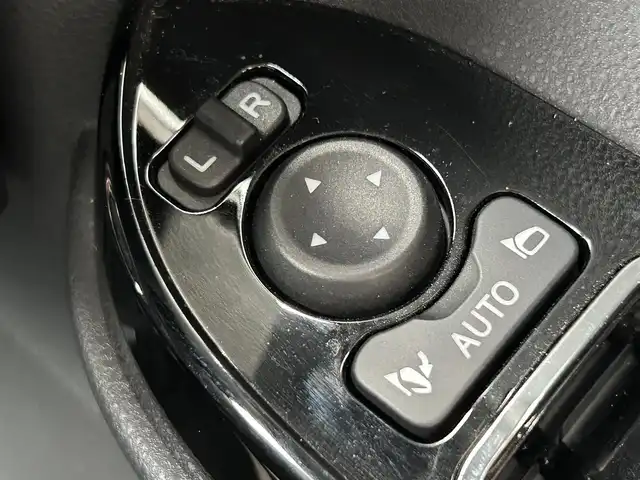 ダイハツ タント カスタム RS スタイルセレクション 熊本県 2021(令3)年 2.1万km パールブラック ワンオーナー/純正ナビ/・AM/FM/CD/DVD/SD/iPod/BT/・フルセグTV/全周囲カメラ/・フロント/サイド/バック/スマートアシスト/・アイドリングストップ/・衝突被害軽減システム/・横滑り防止機能/・クリアランスソナー/・アダプティブクルーズコントロール/前後コーナーセンサー/革巻きステアリング/・ステアリングリモコン/ハーフレザーシート/・D/N席シートヒーター/純正ドライブレコーダー（前方）/オートライト/・LEDライト/・フォグランプ/電動格納ミラー/・ウィンカーミラー/電動サイドブレーキ/・ホールドボタン/ETC/純正ドアバイザー/純正フロアマット/純正アルミホイール/スマートキー/・スペアキー
