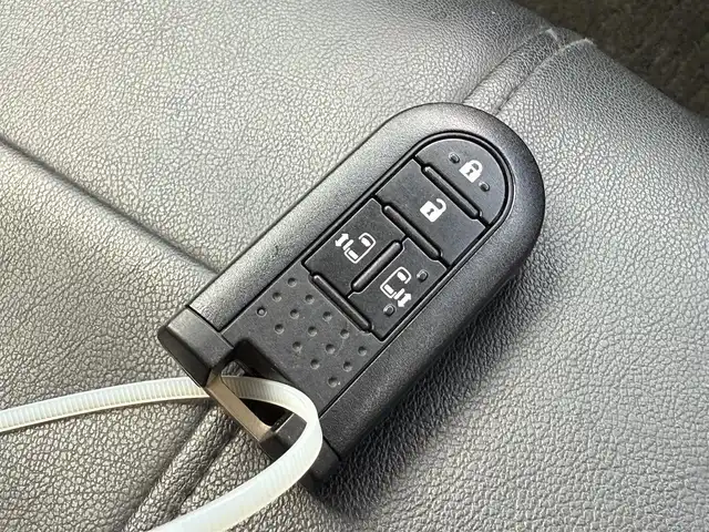 ダイハツ タント カスタムRS トップED LTD SAⅢ 佐賀県 2018(平30)年 3.5万km パールホワイトⅢ ワンオーナー/純正8インチSDナビゲーション/・フルセグTV/CD/DVD/SD/USB/HDMI/Bluetooth/パノラマモニター/前方ドライブレコーダー/両側パワースライドドア/レザー調シートカバー/D席シートヒーター/後席サンシェード/革巻きステアリング/ステアリングリモコン/純正15インチアルミホイール/純正LEDヘッドライト/・オートマチックハイビーム/純正LEDフォグランプ/純正フロアマット/純正ドアバイザ―/衝突被害軽減ブレーキ/車線逸脱警報機能/横滑り防止装置