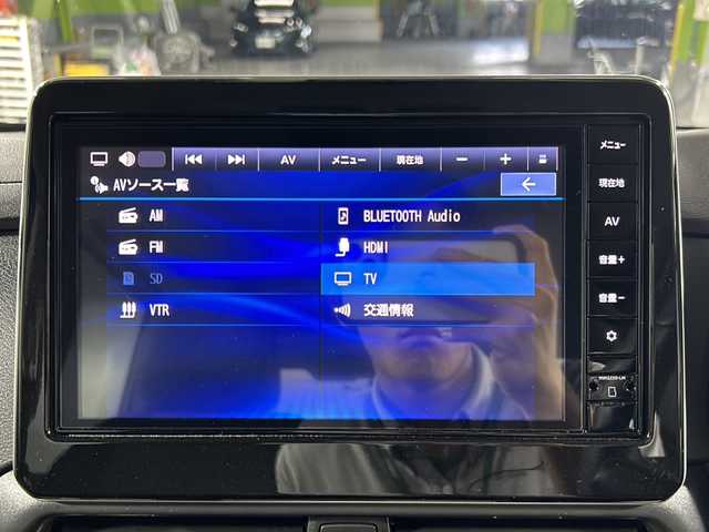 三菱 デリカミニ G プレミアム 沖縄県 2023(令5)年 1.9万km アメジストブラック/シルキーホワイト 県外仕入　/禁煙車　/純正ナビ[MM222D-LM]/（フルセグＴＶ　Blｕｅｔｏｏｔｈ FM AM）　/全方位カメラ　/両側パワースライドドア　/E‐Assist/・衝突被害軽減ブレーキ/・ 車線逸脱警報機能/・レーダークルーズコントロール/マイパイロット　/スマートルームミラー/シートバックテーブル/ＥＴＣ　/ダウンヒルアシストコントロール　/カーテンエアバック/LEDヘッドライト/ステアリングスイッチ/電動パーキングブレーキ
