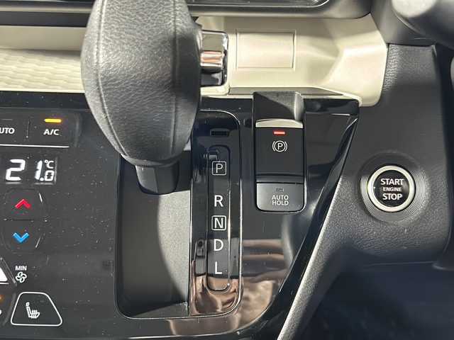 三菱 デリカミニ G プレミアム 沖縄県 2023(令5)年 1.9万km アメジストブラック/シルキーホワイト 県外仕入　/禁煙車　/純正ナビ[MM222D-LM]/（フルセグＴＶ　Blｕｅｔｏｏｔｈ FM AM）　/全方位カメラ　/両側パワースライドドア　/E‐Assist/・衝突被害軽減ブレーキ/・ 車線逸脱警報機能/・レーダークルーズコントロール/マイパイロット　/スマートルームミラー/シートバックテーブル/ＥＴＣ　/ダウンヒルアシストコントロール　/カーテンエアバック/LEDヘッドライト/ステアリングスイッチ/電動パーキングブレーキ