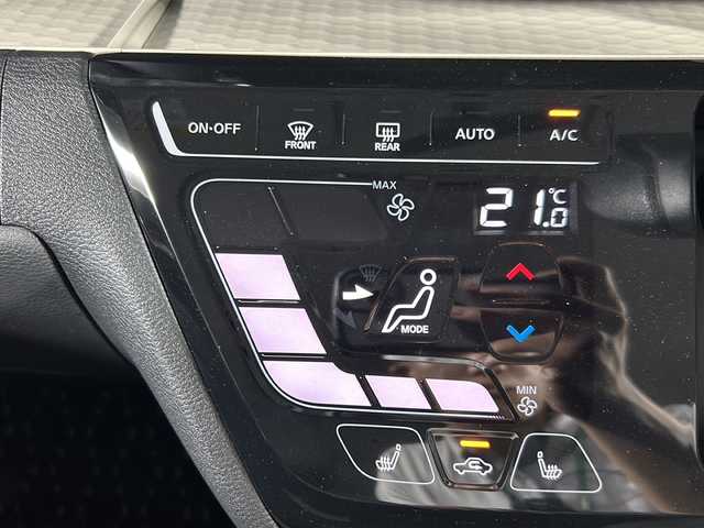 三菱 デリカミニ G プレミアム 沖縄県 2023(令5)年 1.9万km アメジストブラック/シルキーホワイト 県外仕入　/禁煙車　/純正ナビ[MM222D-LM]/（フルセグＴＶ　Blｕｅｔｏｏｔｈ FM AM）　/全方位カメラ　/両側パワースライドドア　/E‐Assist/・衝突被害軽減ブレーキ/・ 車線逸脱警報機能/・レーダークルーズコントロール/マイパイロット　/スマートルームミラー/シートバックテーブル/ＥＴＣ　/ダウンヒルアシストコントロール　/カーテンエアバック/LEDヘッドライト/ステアリングスイッチ/電動パーキングブレーキ