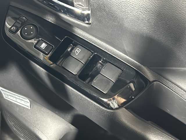 三菱 デリカミニ G プレミアム 沖縄県 2023(令5)年 1.9万km アメジストブラック/シルキーホワイト 県外仕入　/禁煙車　/純正ナビ[MM222D-LM]/（フルセグＴＶ　Blｕｅｔｏｏｔｈ FM AM）　/全方位カメラ　/両側パワースライドドア　/E‐Assist/・衝突被害軽減ブレーキ/・ 車線逸脱警報機能/・レーダークルーズコントロール/マイパイロット　/スマートルームミラー/シートバックテーブル/ＥＴＣ　/ダウンヒルアシストコントロール　/カーテンエアバック/LEDヘッドライト/ステアリングスイッチ/電動パーキングブレーキ