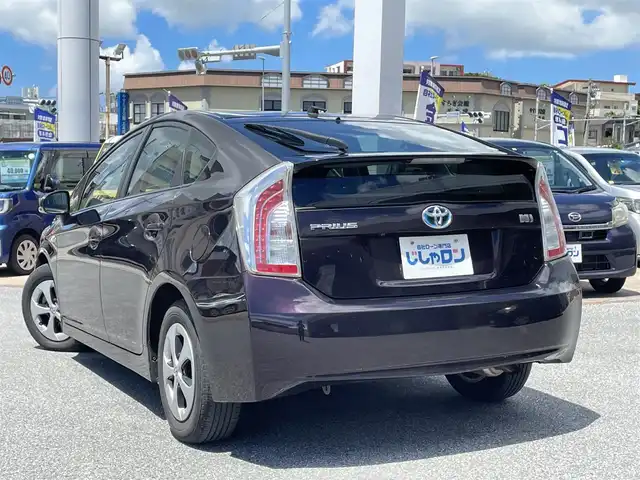 トヨタ プリウス S 沖縄県 2014(平26)年 4.1万km ボルドーマイカメタリック ・純正ナビ/・Ｂｌｕｅｔｏｏｔｈ接続/・ＴＶ/・バックカメラ/・ＥＴＣ/・スマートキー/・プッシュスタート/・純正フロアマット/・純正アルミホイール/・オートライト