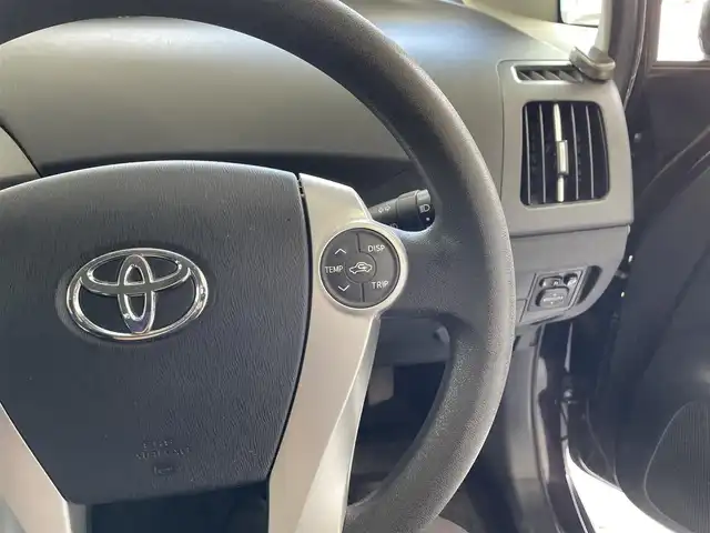 トヨタ プリウス S 沖縄県 2014(平26)年 4.1万km ボルドーマイカメタリック ・純正ナビ/・Ｂｌｕｅｔｏｏｔｈ接続/・ＴＶ/・バックカメラ/・ＥＴＣ/・スマートキー/・プッシュスタート/・純正フロアマット/・純正アルミホイール/・オートライト